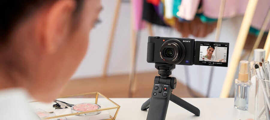 Best Vlogging Camera Under $ 300