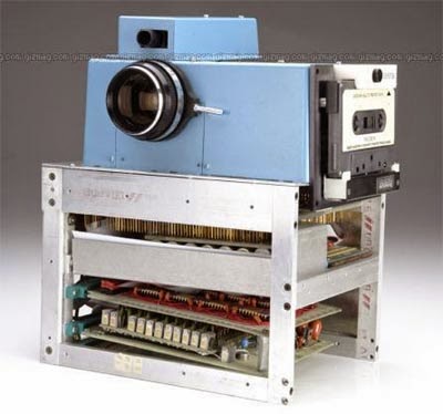 WHAT WAS THE FIRST DIGITAL CAMERA