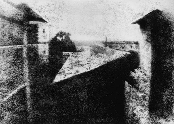 WHAT WAS THE FIRST PHOTOGRAPH